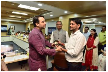 Shri Jayant Chaudhary attends Kaushal Samwaad on World Youth Skills Day 2024.
