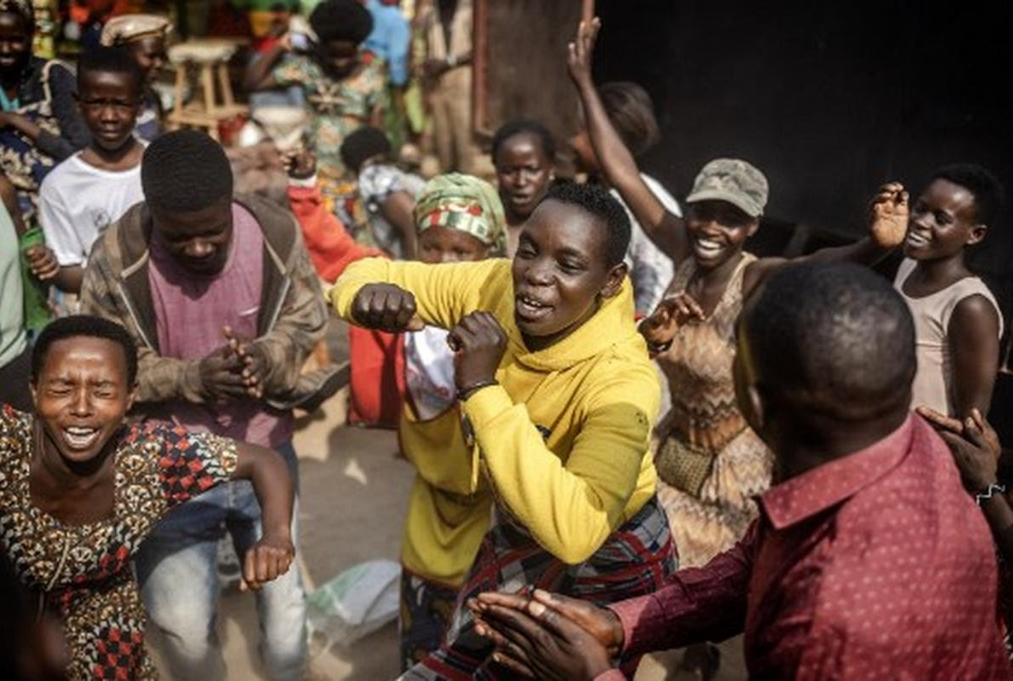 Rwanda's paul Kagame wins fourth term with 99% of vote.
