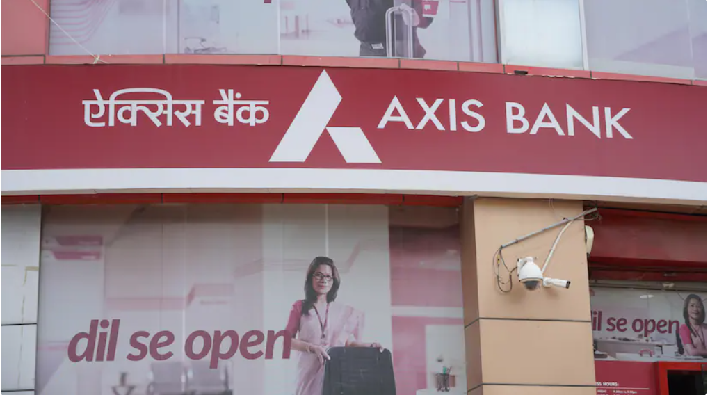 IFC has joined forces with Axis Bank to offer a USD 500 million loan aimed at financing green projects in India.