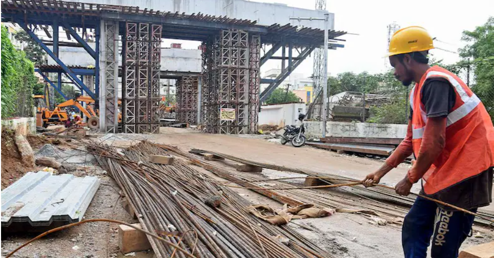 PFC and BEML have signed an agreement to finance and execute infrastructure projects in the defense and rail transportation sectors.