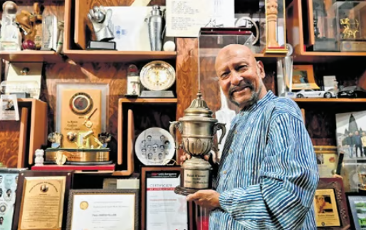 Former Indian wicket-keeper Syed Kirmani launched his autobiography in Karnataka.