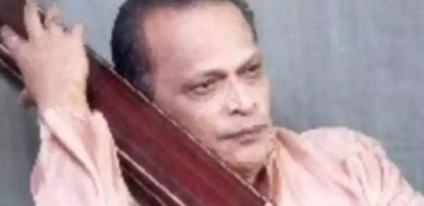 Renowned classical singer Pandit Prabhakar Karekar has passed away.