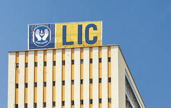 LIC Launches Two New Non-Linked Plans: Nav Jeevan Shree & Nav Jeevan Shree Single Premium with Focus on Youth.