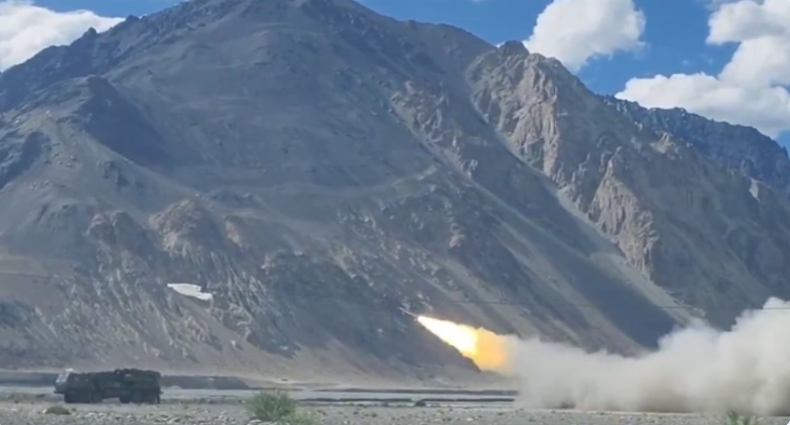 Indian Army Successfully Conducts Akash Prime Missile System Trial at High Altitude in Ladakh.