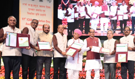 ICAR-SBI Team Wins National Award for Soil Moisture Indicator Innovation.
