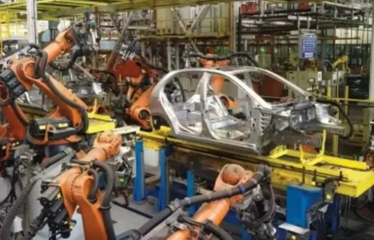 India’s Manufacturing PMI Hits 17-Year High of 59.3 in August 2025, Reflecting Strong Industrial Growth.