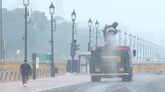 Delhi Air Quality Index deteriorates to 'Very Poor' category with AQI at 316